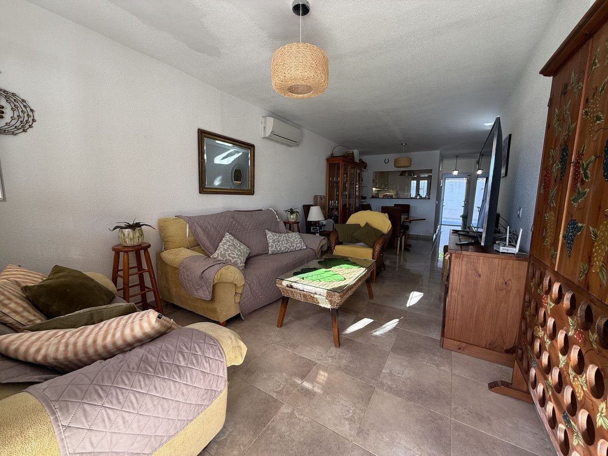 2 Bed Townhouse in Torrevieja