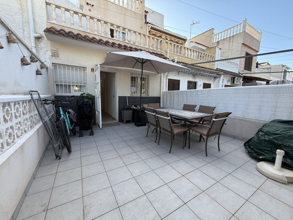 2 Bed Townhouse in Torrevieja