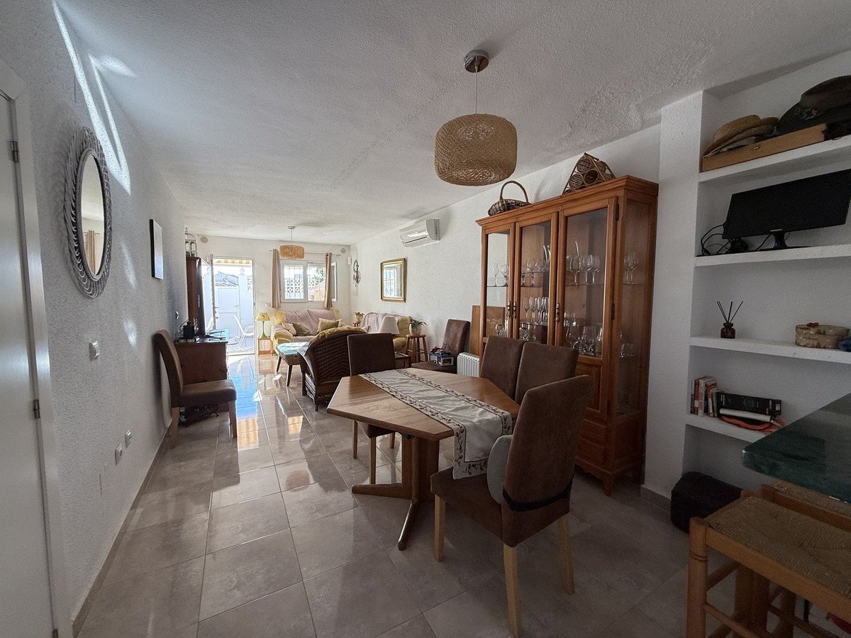 2 Bed Townhouse in Torrevieja