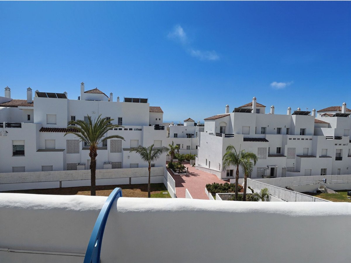 2 Bed Middle Floor Apartment in Valle Romano