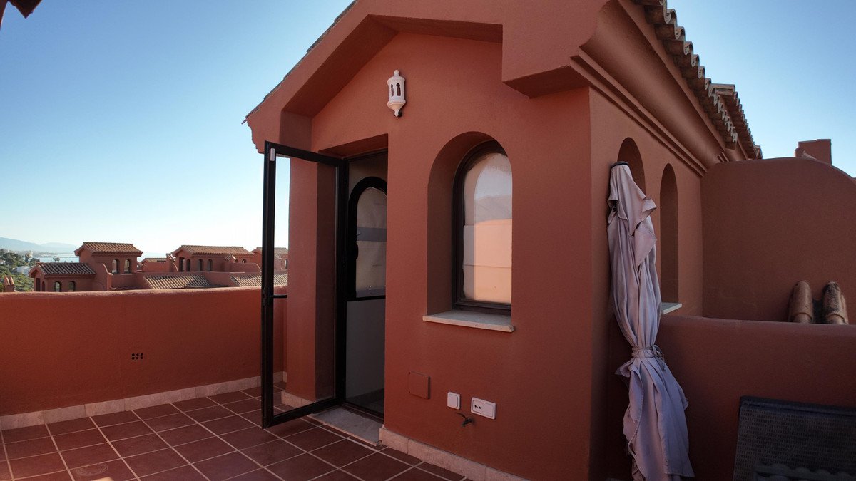 2 Bed Ground Floor Apartment in Estepona