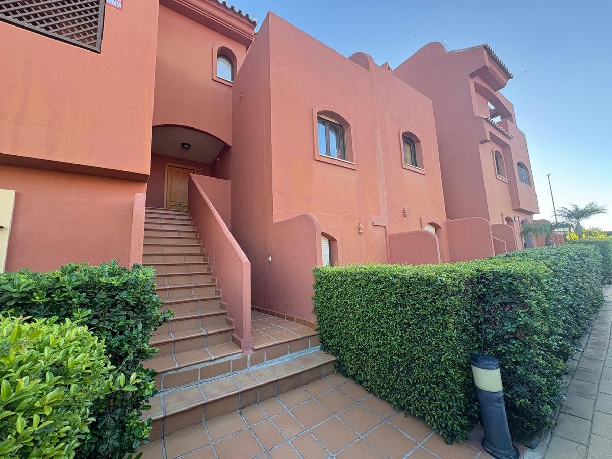 2 Bed Ground Floor Apartment in Estepona