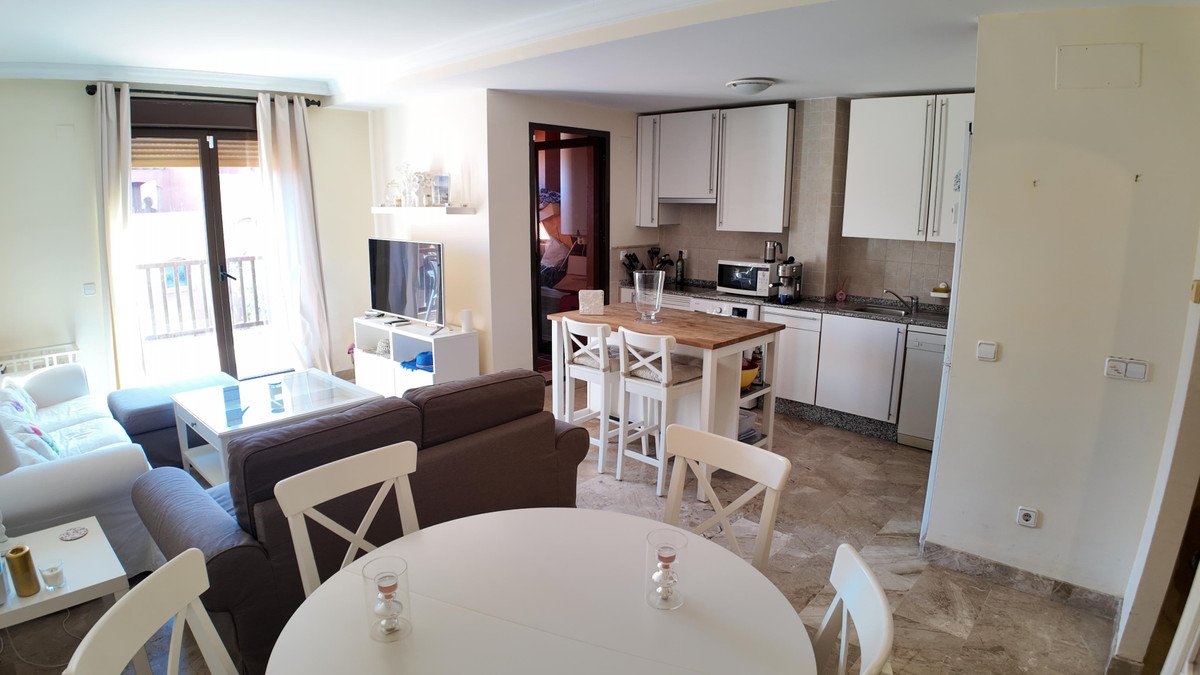 2 Bed Ground Floor Apartment in Estepona