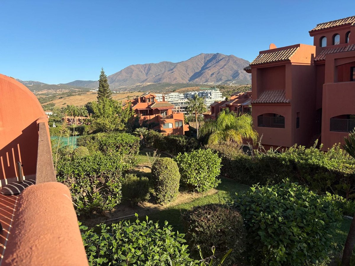 2 Bed Ground Floor Apartment in Estepona