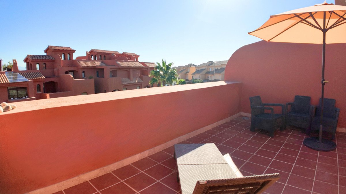 2 Bed Ground Floor Apartment in Estepona