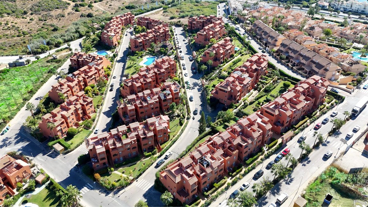 2 Bed Ground Floor Apartment in Estepona