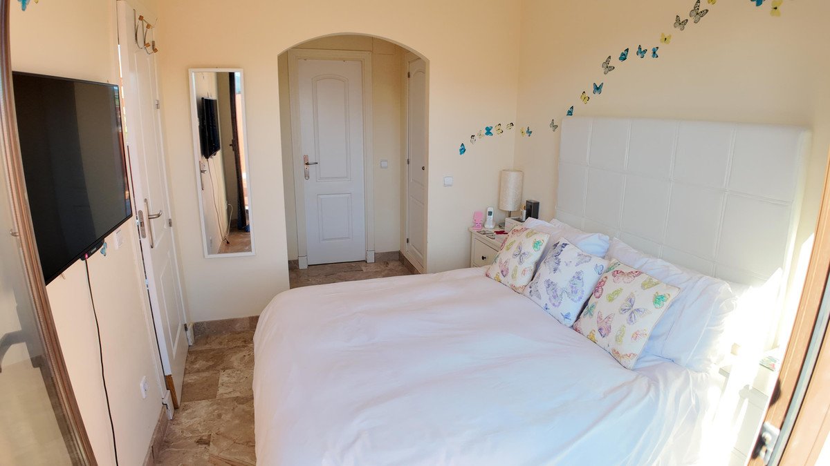 2 Bed Ground Floor Apartment in Estepona
