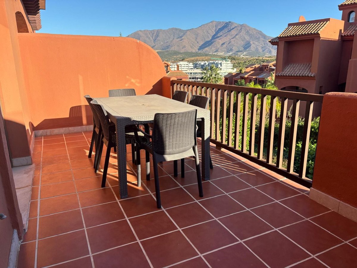 2 Bed Ground Floor Apartment in Estepona