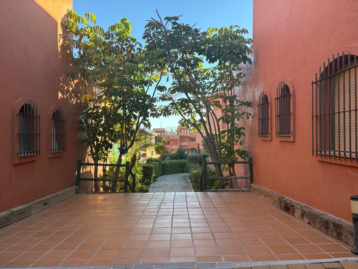 2 Bed Ground Floor Apartment in Estepona