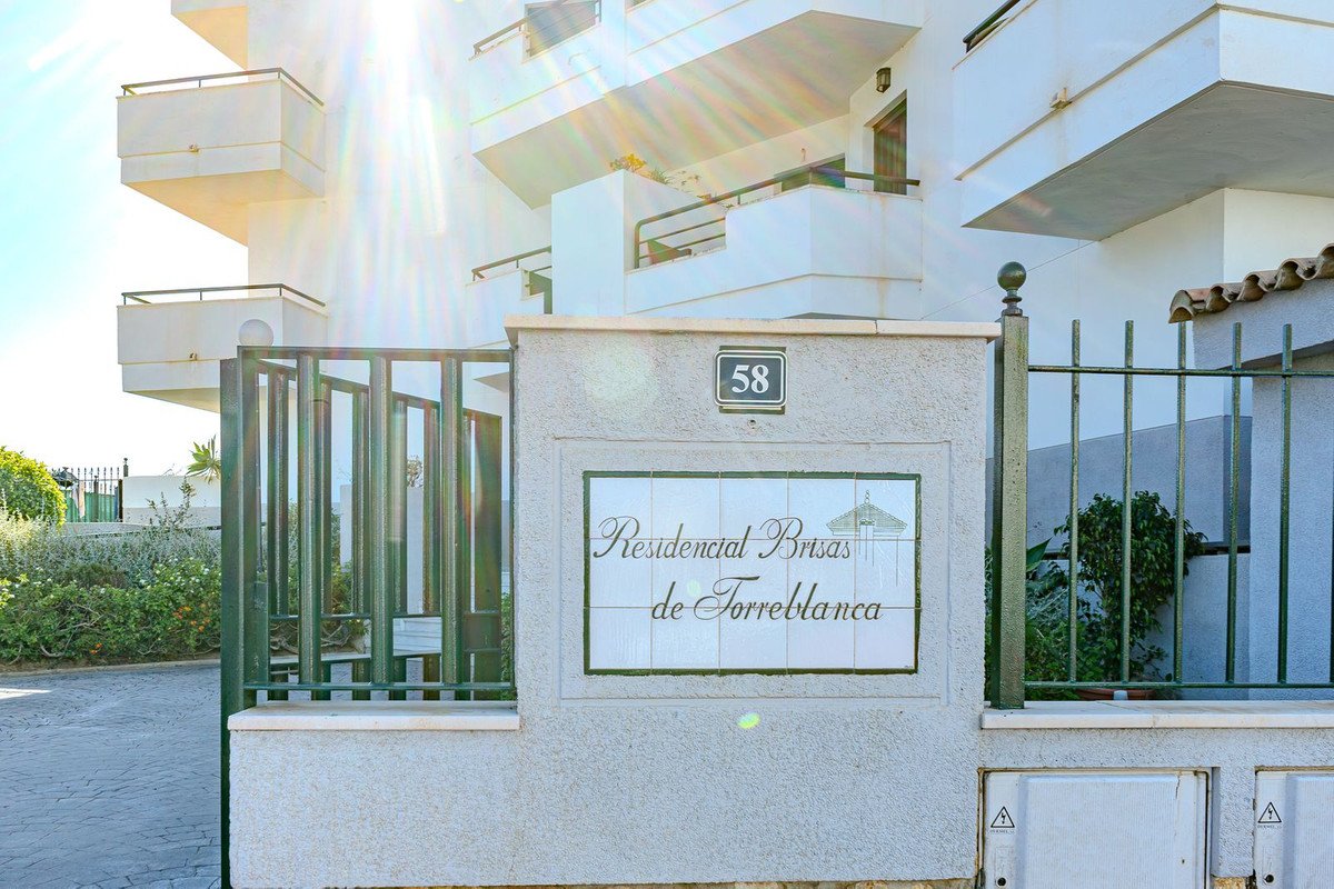 3 Bed Middle Floor Apartment in Fuengirola
