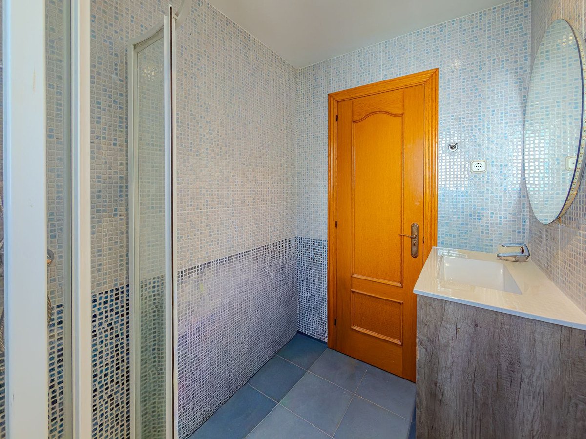 3 Bed Middle Floor Apartment in Fuengirola