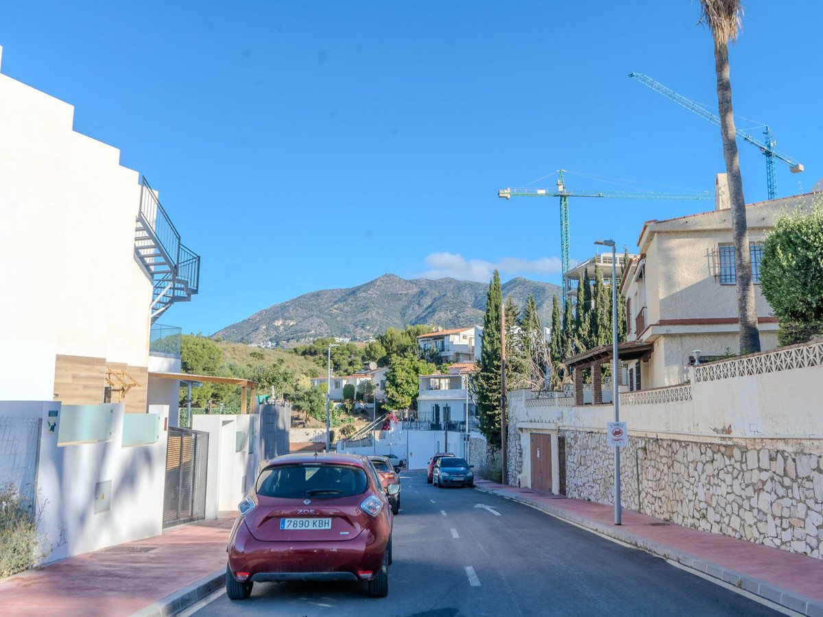 3 Bed Middle Floor Apartment in Fuengirola