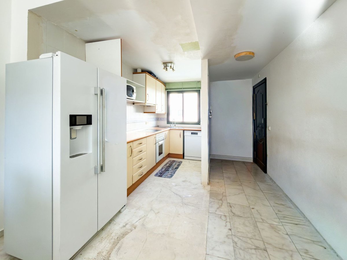 3 Bed Middle Floor Apartment in Fuengirola