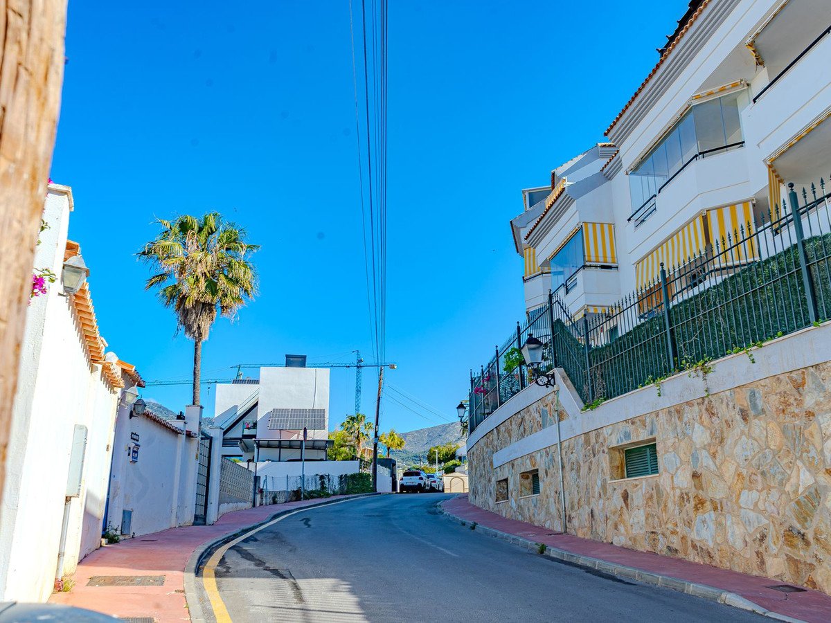 3 Bed Middle Floor Apartment in Fuengirola