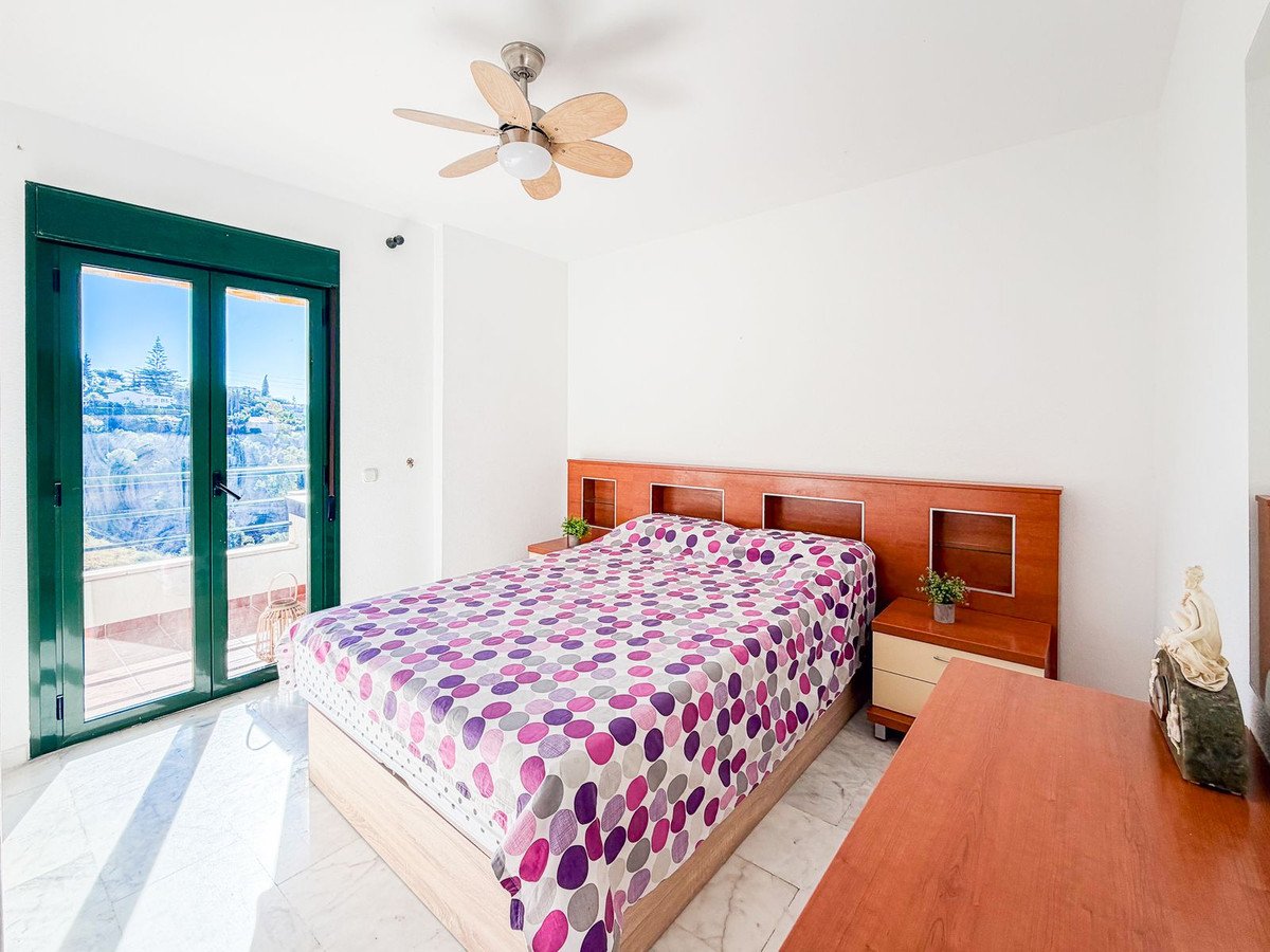 3 Bed Middle Floor Apartment in Fuengirola