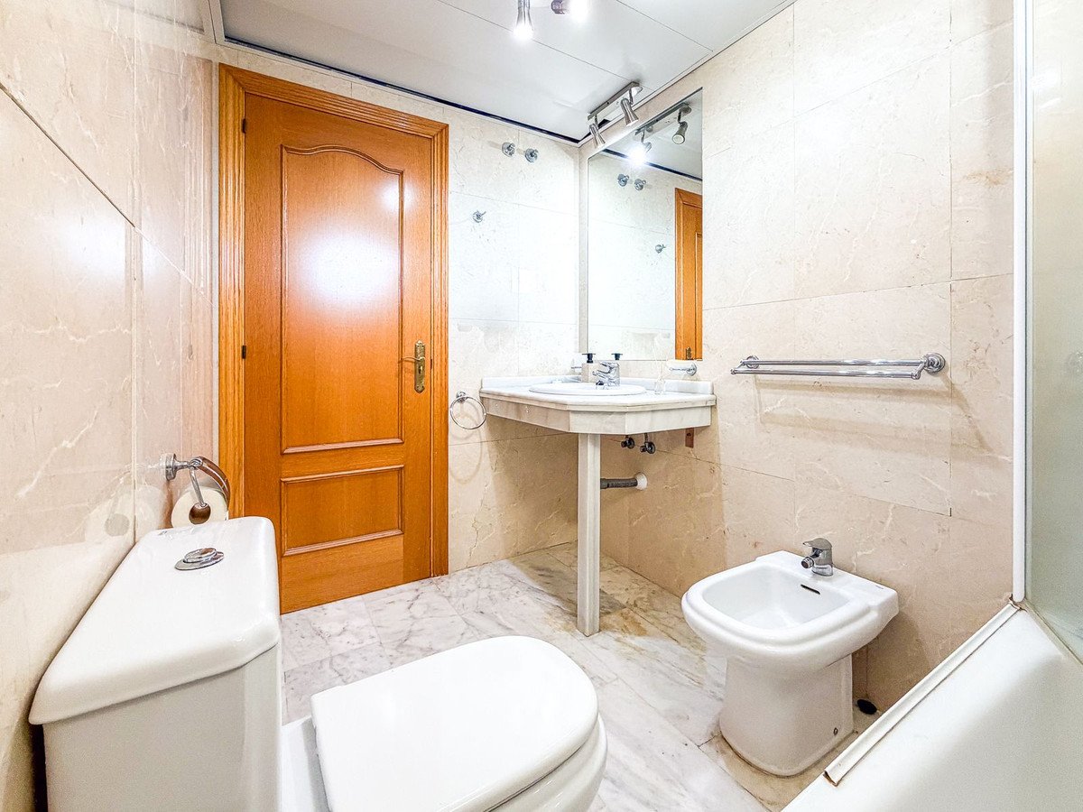 3 Bed Middle Floor Apartment in Fuengirola