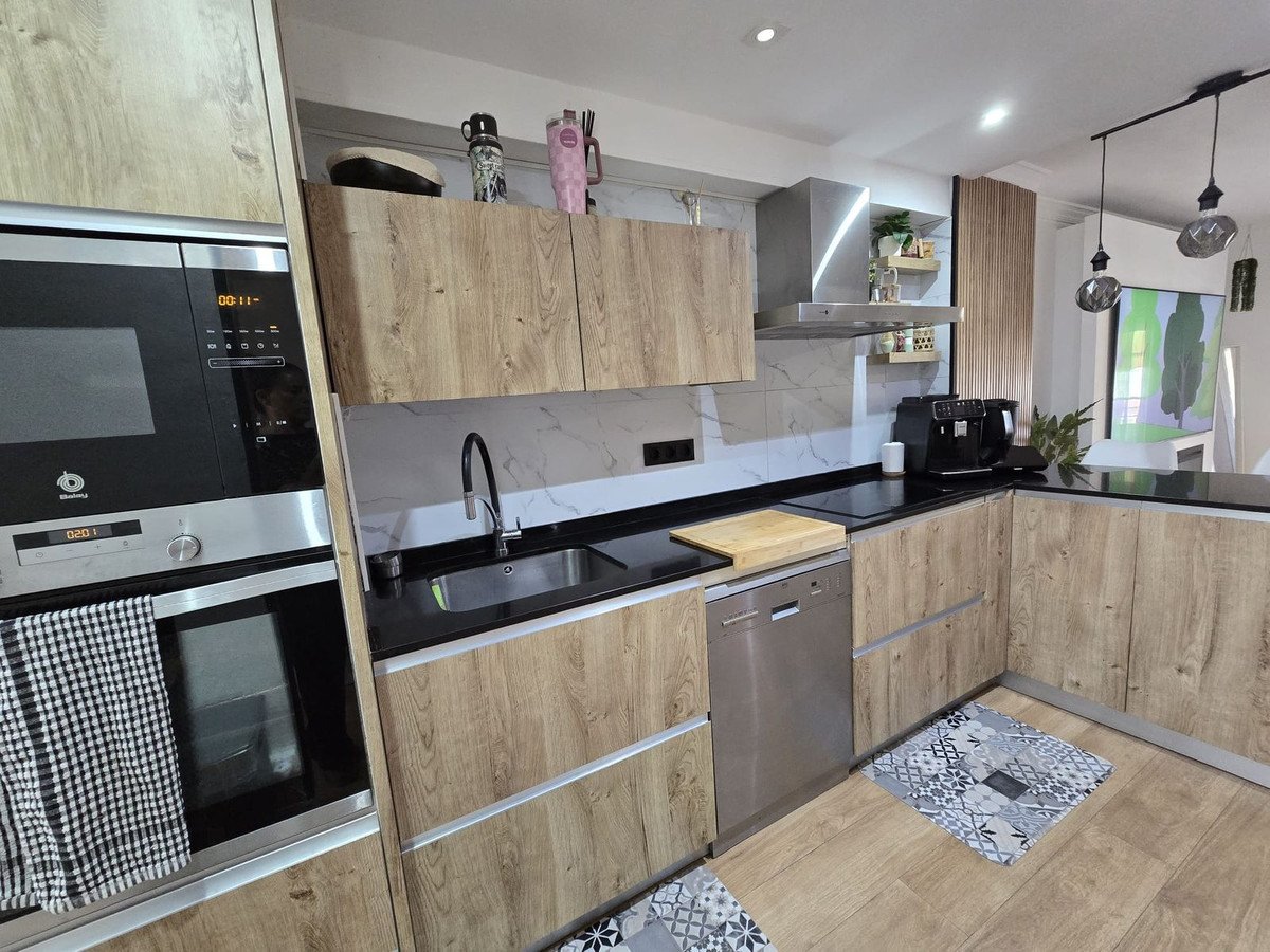 3 Bed Middle Floor Apartment in Marbella
