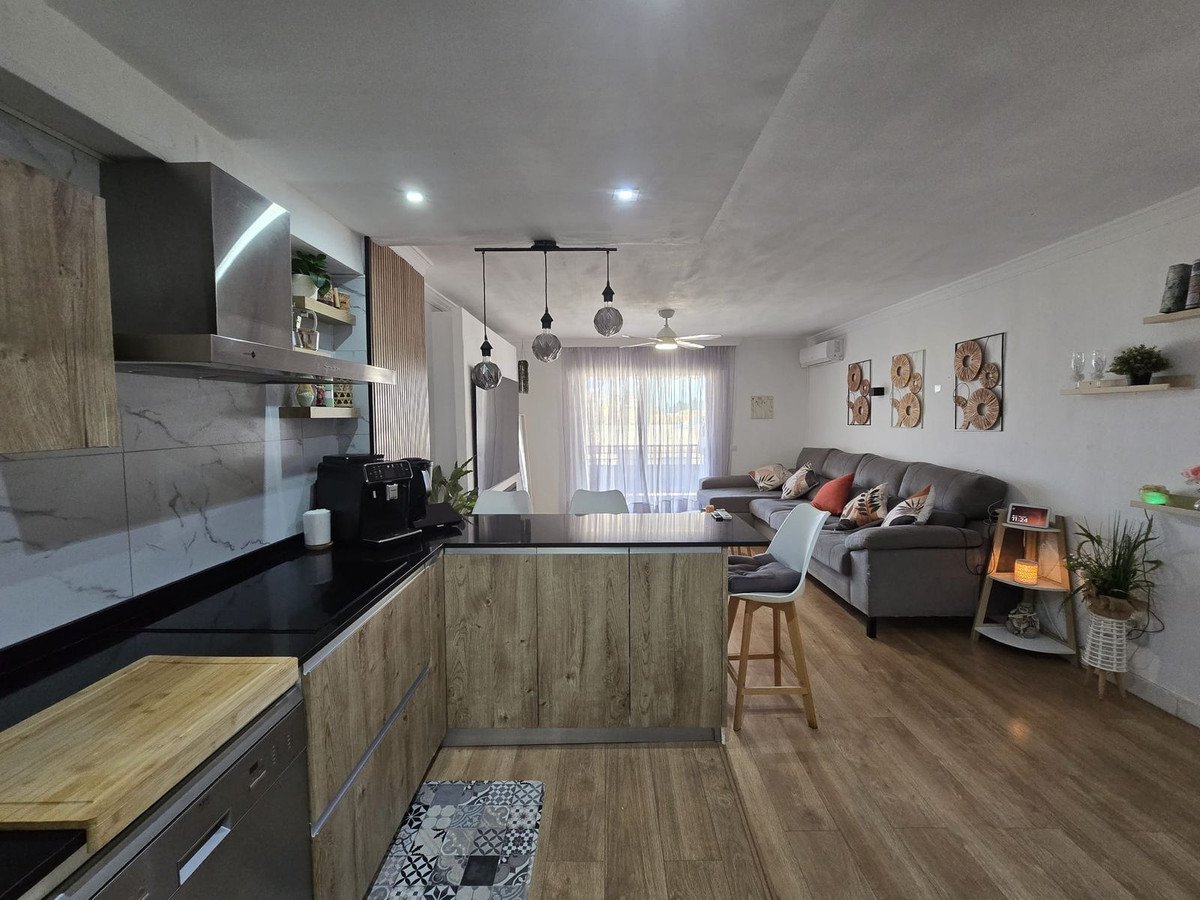 3 Bed Middle Floor Apartment in Marbella