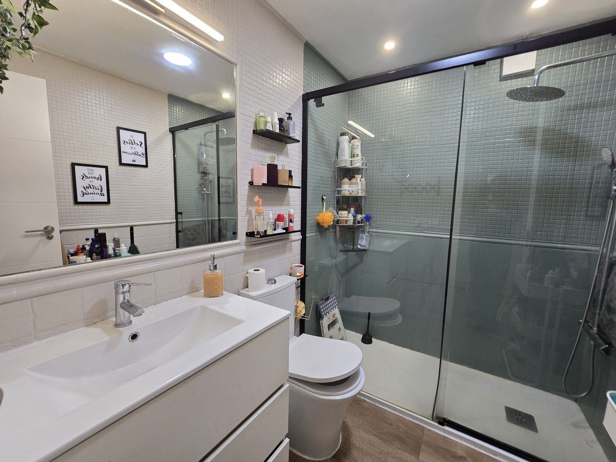 3 Bed Middle Floor Apartment in Marbella