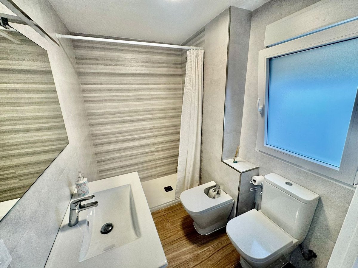 3 Bed Middle Floor Apartment in Fuengirola