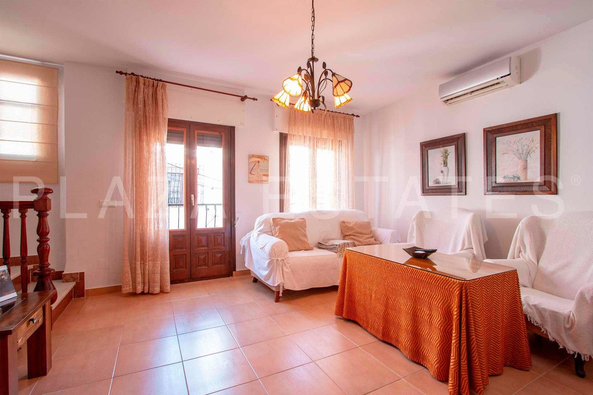 3 Bed Middle Floor Apartment in Nerja