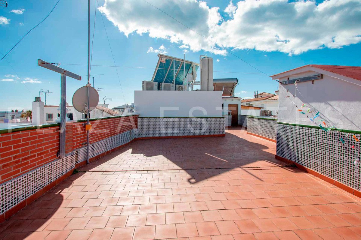 3 Bed Middle Floor Apartment in Nerja