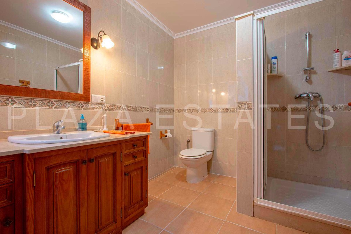 3 Bed Middle Floor Apartment in Nerja