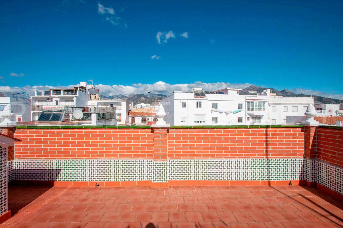 3 Bed Middle Floor Apartment in Nerja