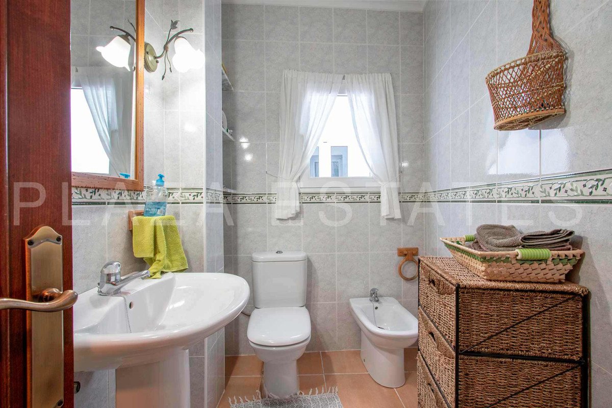 3 Bed Middle Floor Apartment in Nerja
