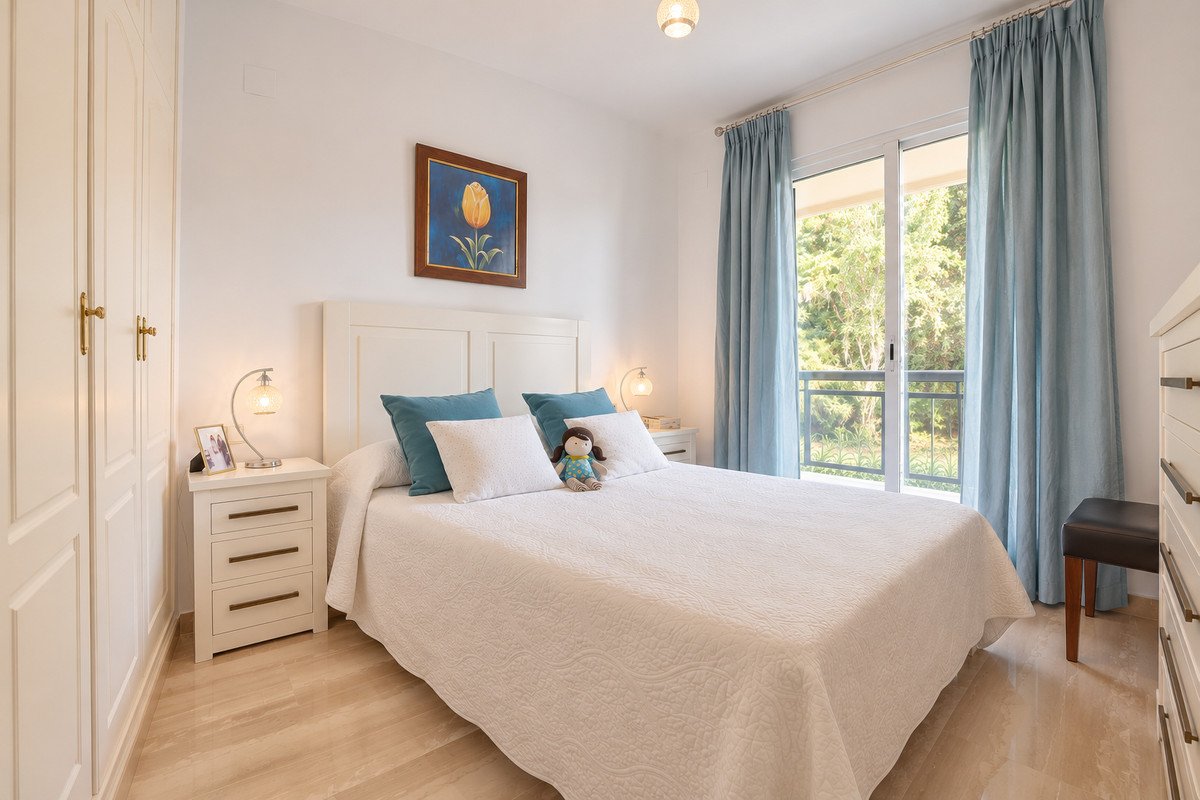 2 Bed Middle Floor Apartment in Fuengirola