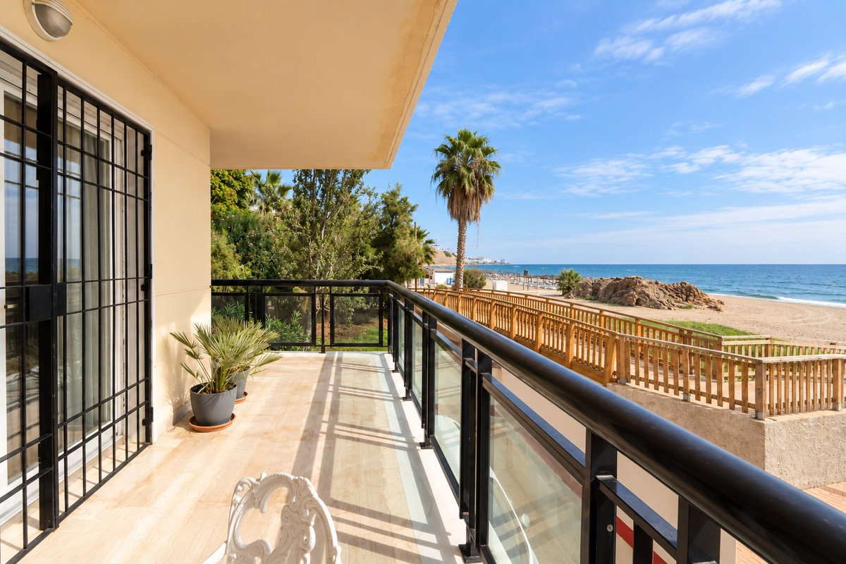 2 Bed Middle Floor Apartment in Fuengirola