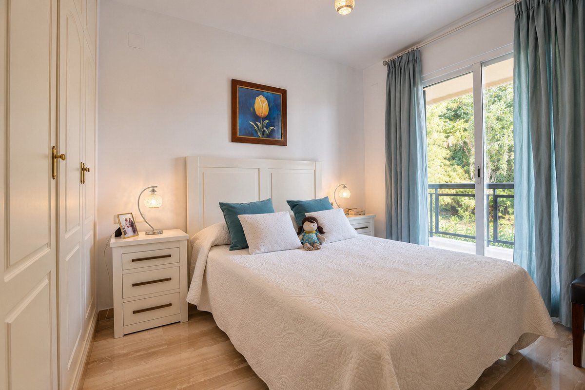 2 Bed Middle Floor Apartment in Fuengirola