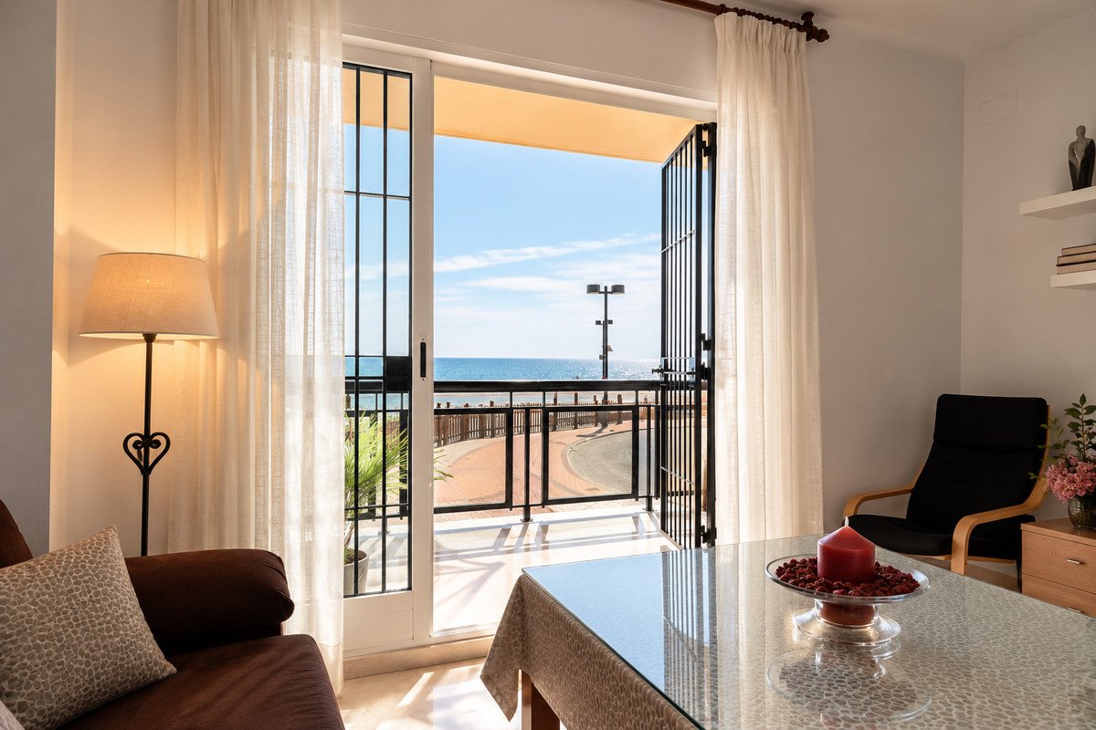 2 Bed Middle Floor Apartment in Fuengirola