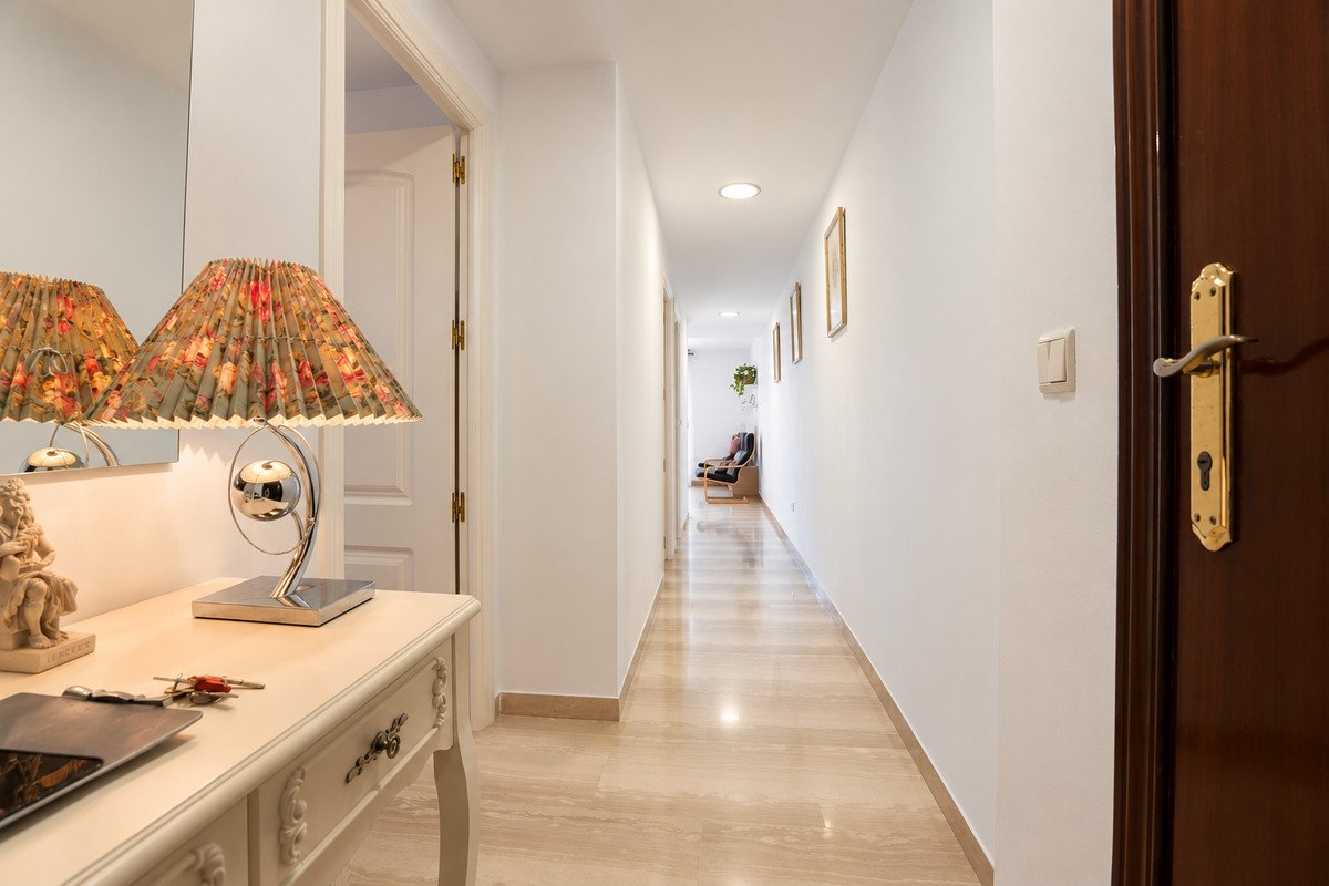 2 Bed Middle Floor Apartment in Fuengirola
