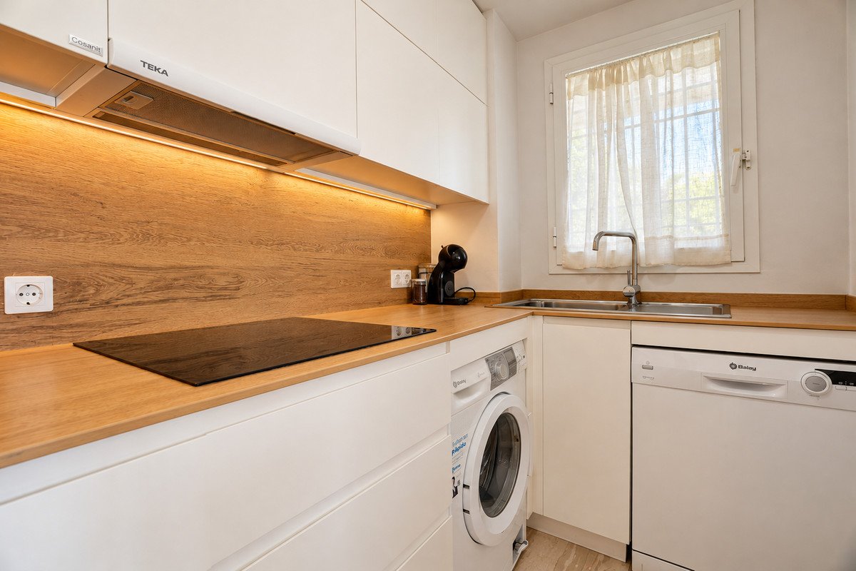 2 Bed Middle Floor Apartment in Fuengirola