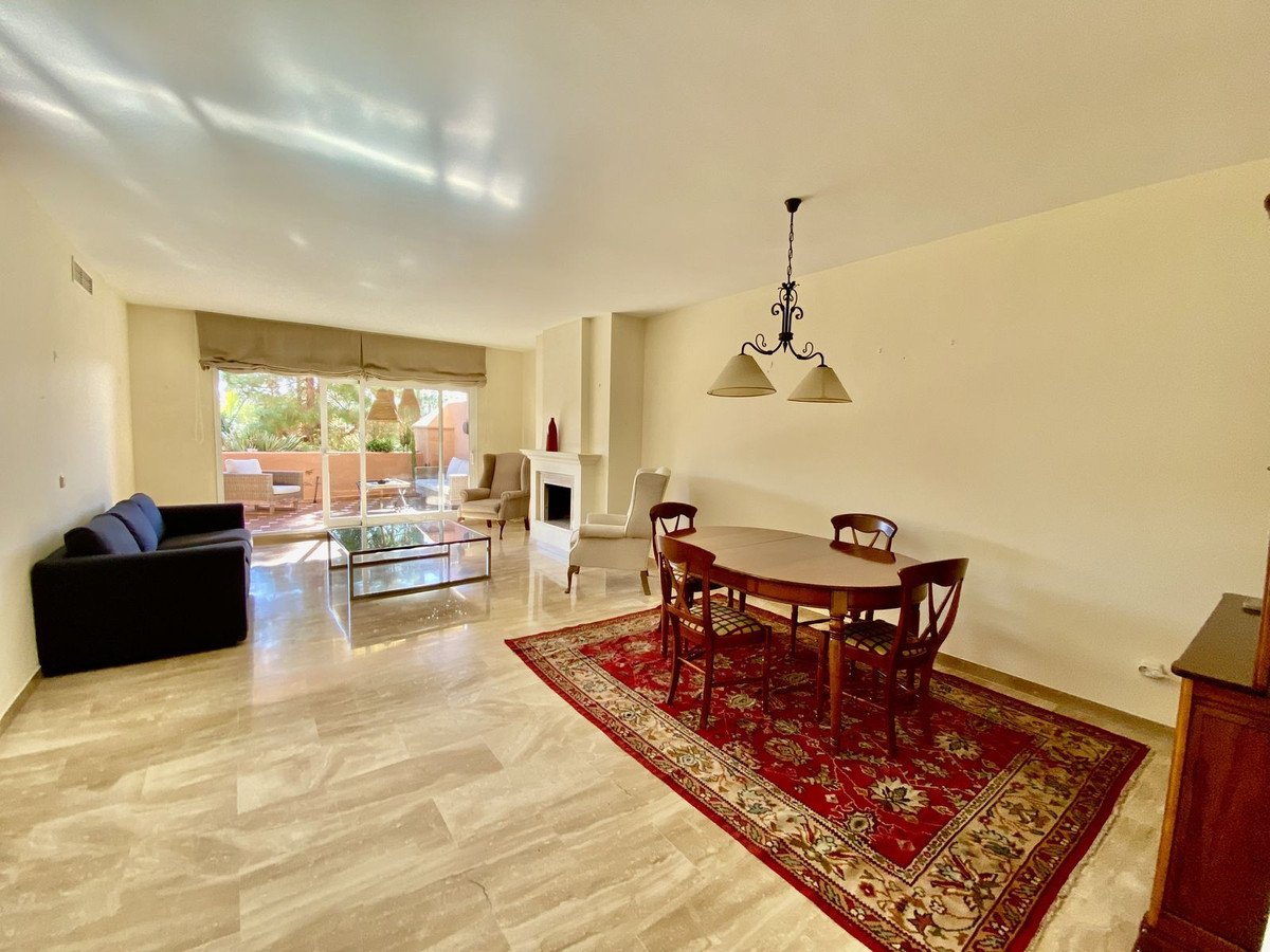 2 Bed Middle Floor Apartment in Guadalmina Baja
