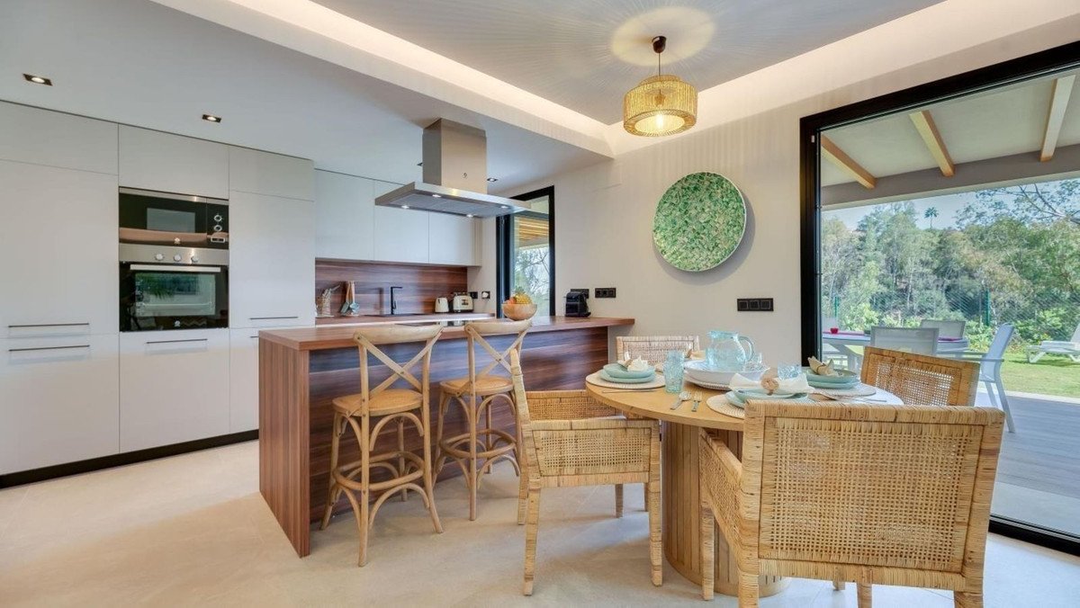 3 Bed Ground Floor Apartment in Nueva Andalucía