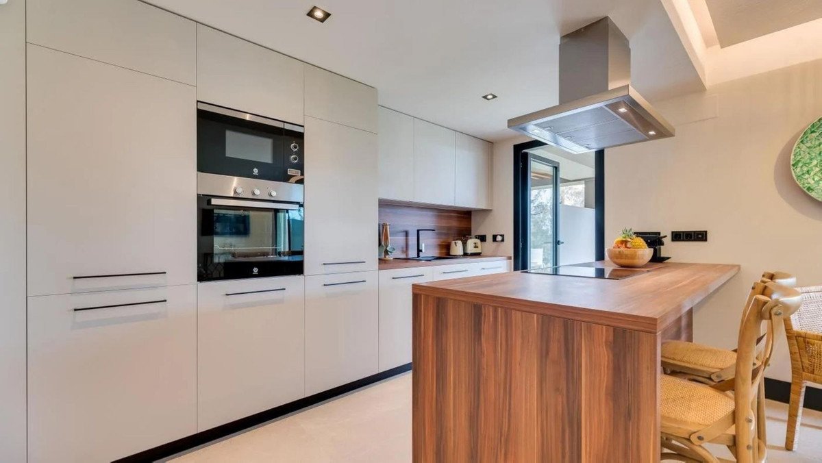 3 Bed Ground Floor Apartment in Nueva Andalucía