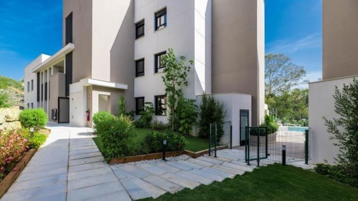 3 Bed Ground Floor Apartment in Nueva Andalucía