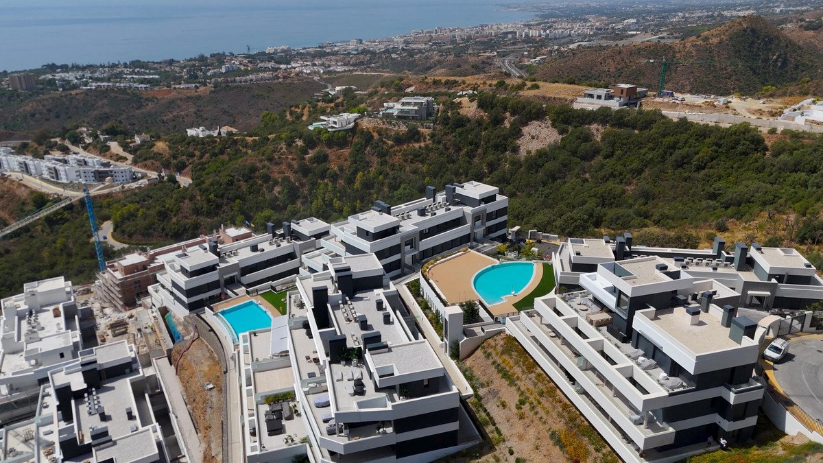 3 Bed Middle Floor Apartment in Marbella