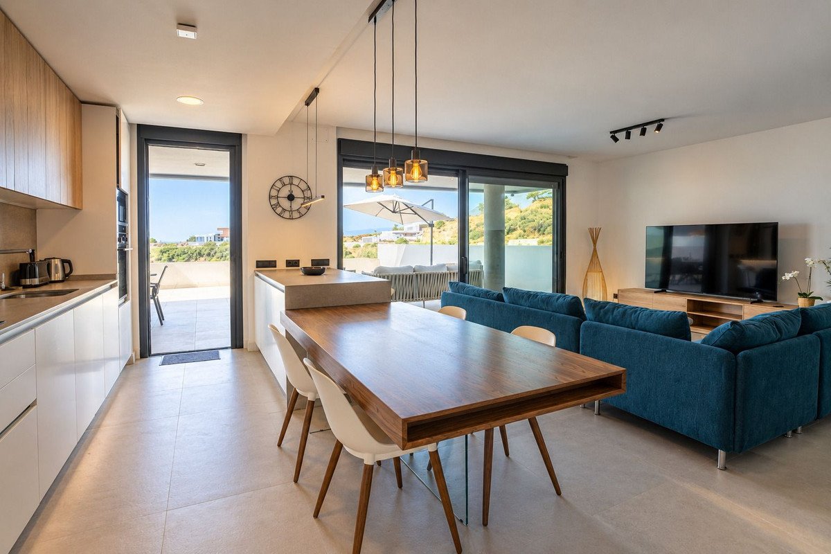 3 Bed Middle Floor Apartment in Marbella