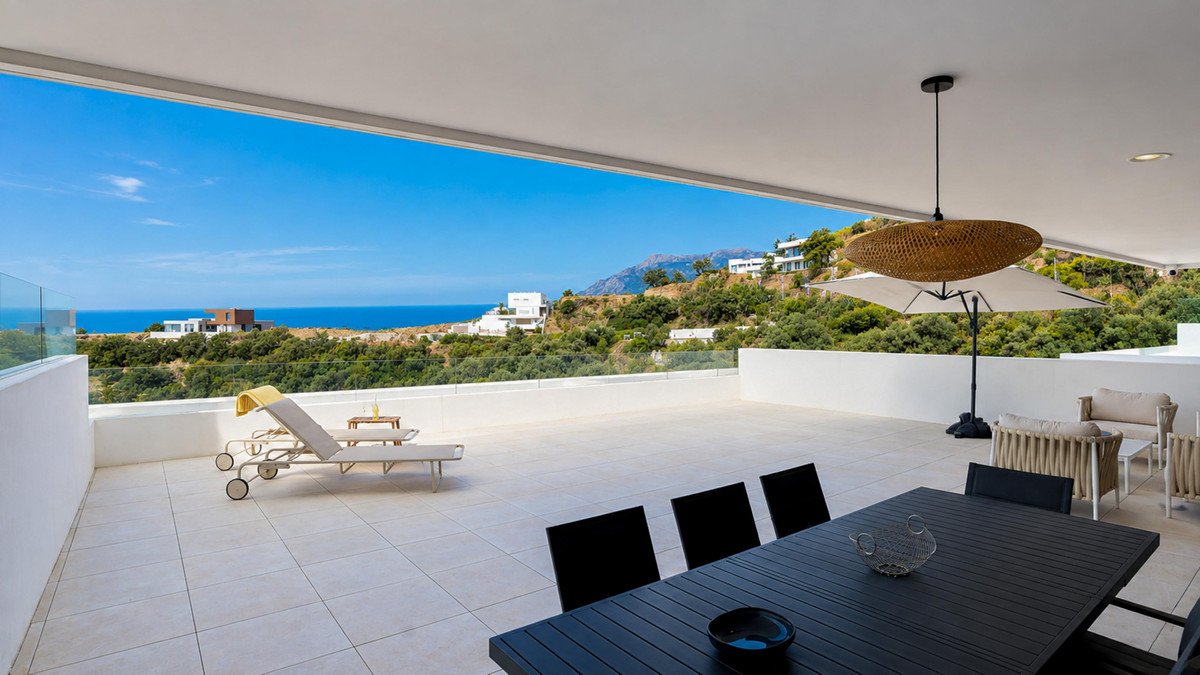 3 Bed Middle Floor Apartment in Marbella