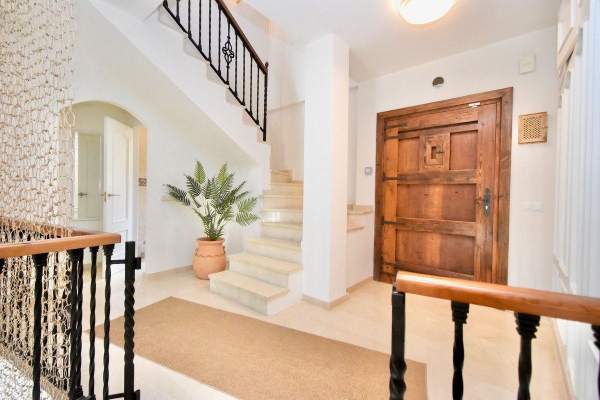 3 Bed Detached Villa in La Duquesa