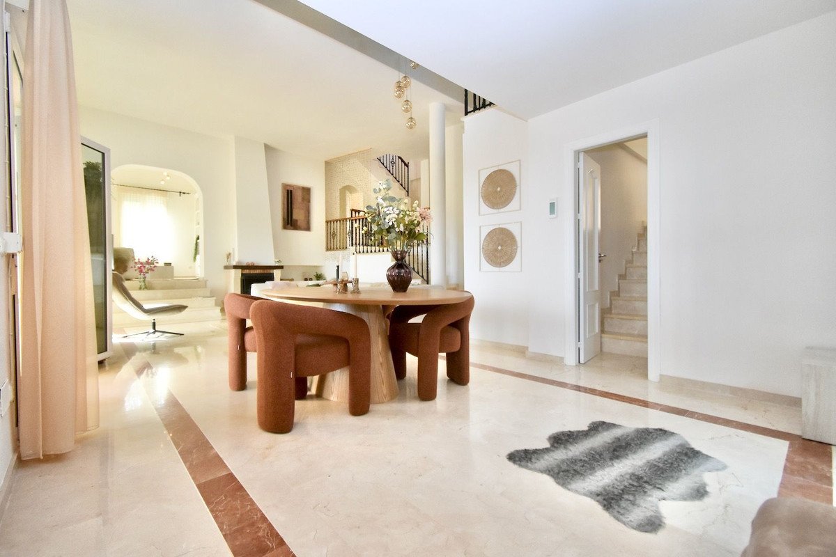 3 Bed Detached Villa in La Duquesa