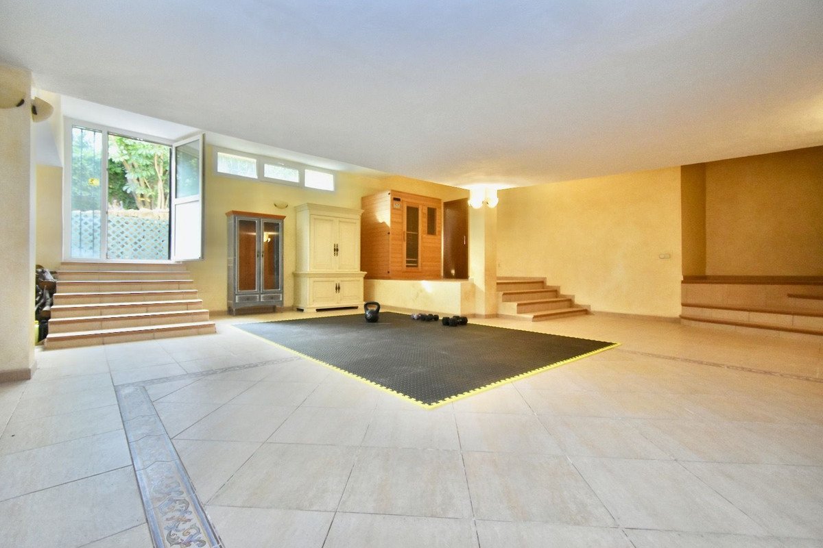 3 Bed Detached Villa in La Duquesa