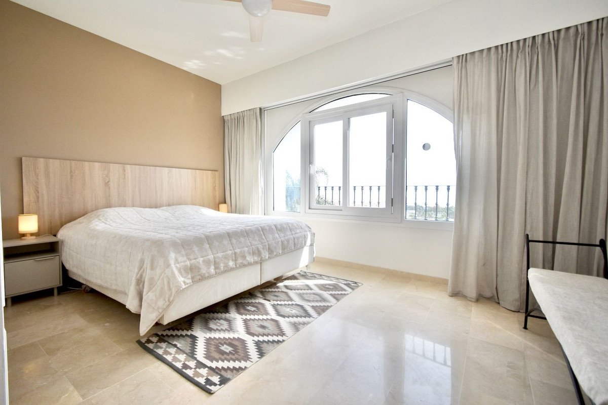 3 Bed Detached Villa in La Duquesa