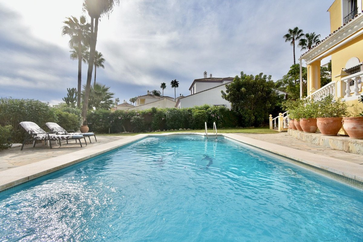 3 Bed Detached Villa in La Duquesa