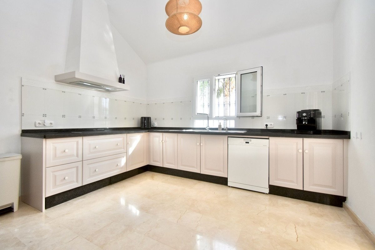 3 Bed Detached Villa in La Duquesa