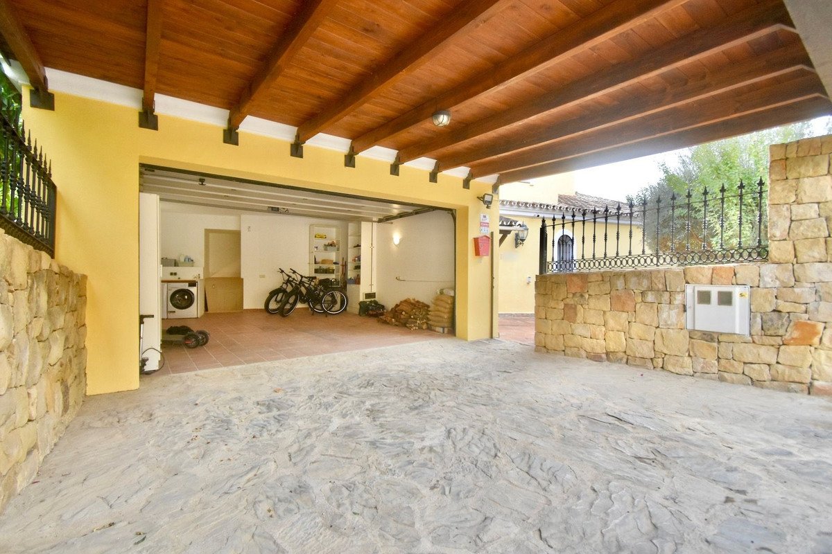 3 Bed Detached Villa in La Duquesa