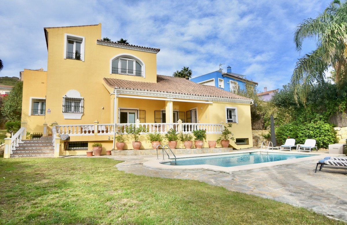 3 Bed Detached Villa in La Duquesa